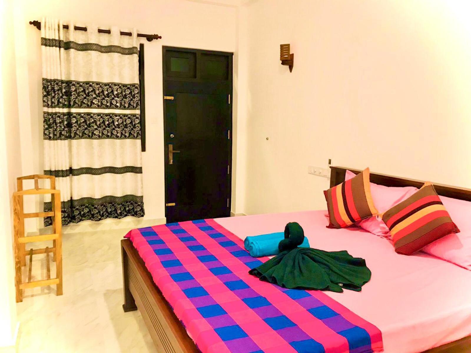 Hotel Navodya Guest Mirissa Extérieur photo