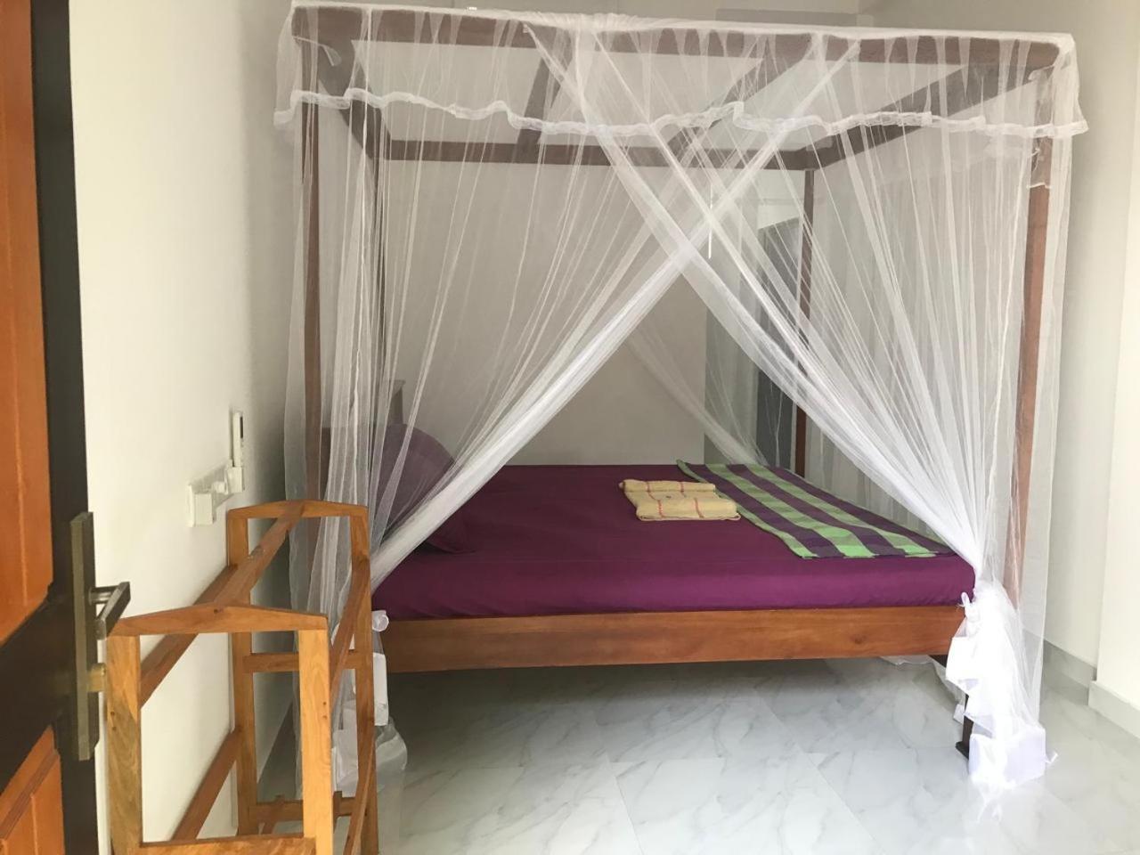 Hotel Navodya Guest Mirissa Chambre photo